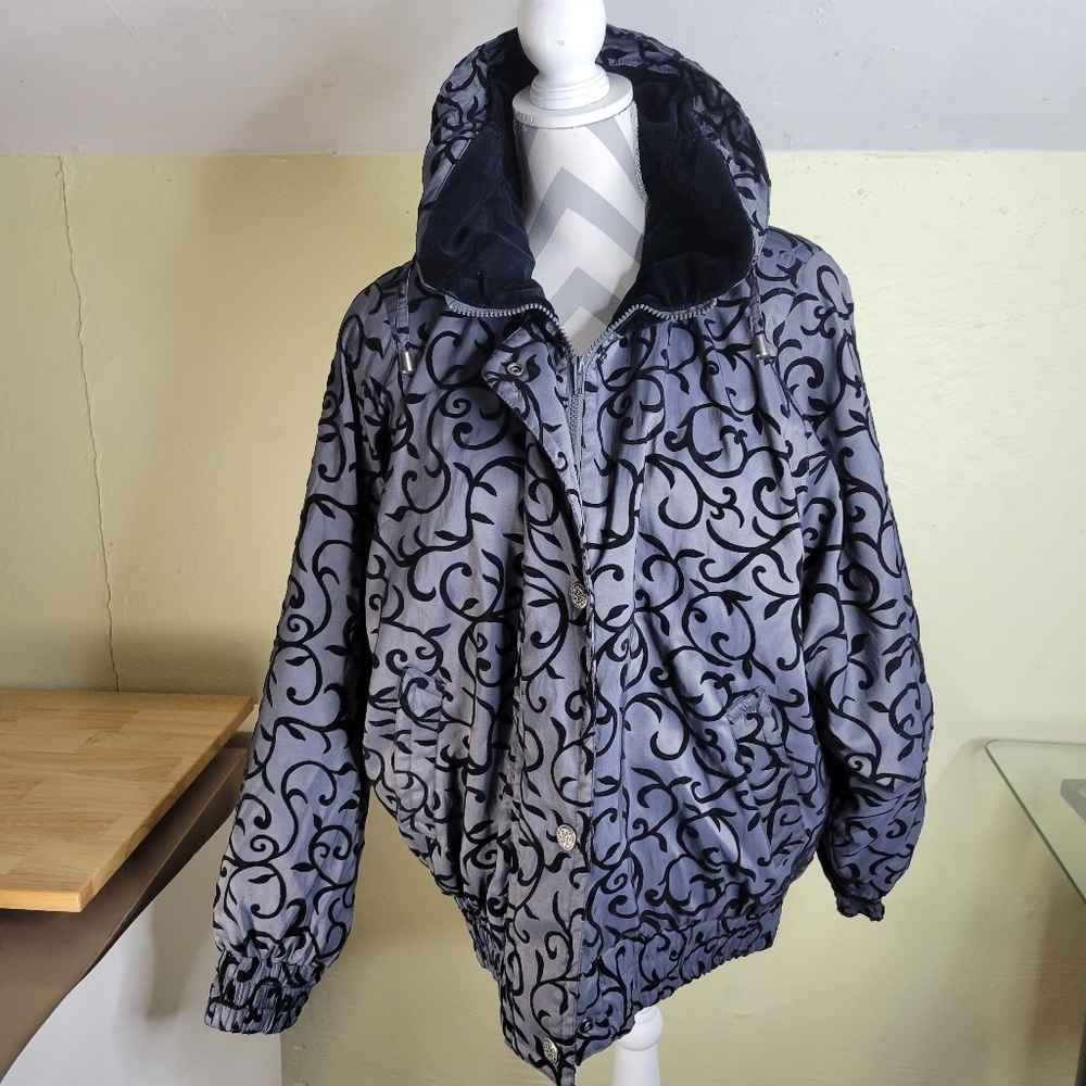 Womans London Fog Hooded Gray Bomber Black Velvet Scroll Design Size Medium - Picture 2 of 15